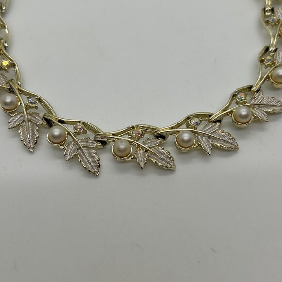 Vintage Judy Lee Gold Tone Necklace Leaf Design Faux Pearls Rhinestones Elegant - Picture 2 of 16